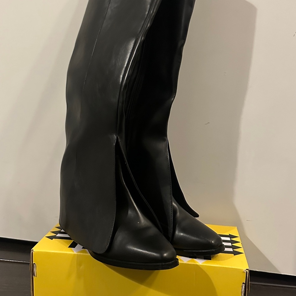 Black Leather Women's Boots (7.5-8)